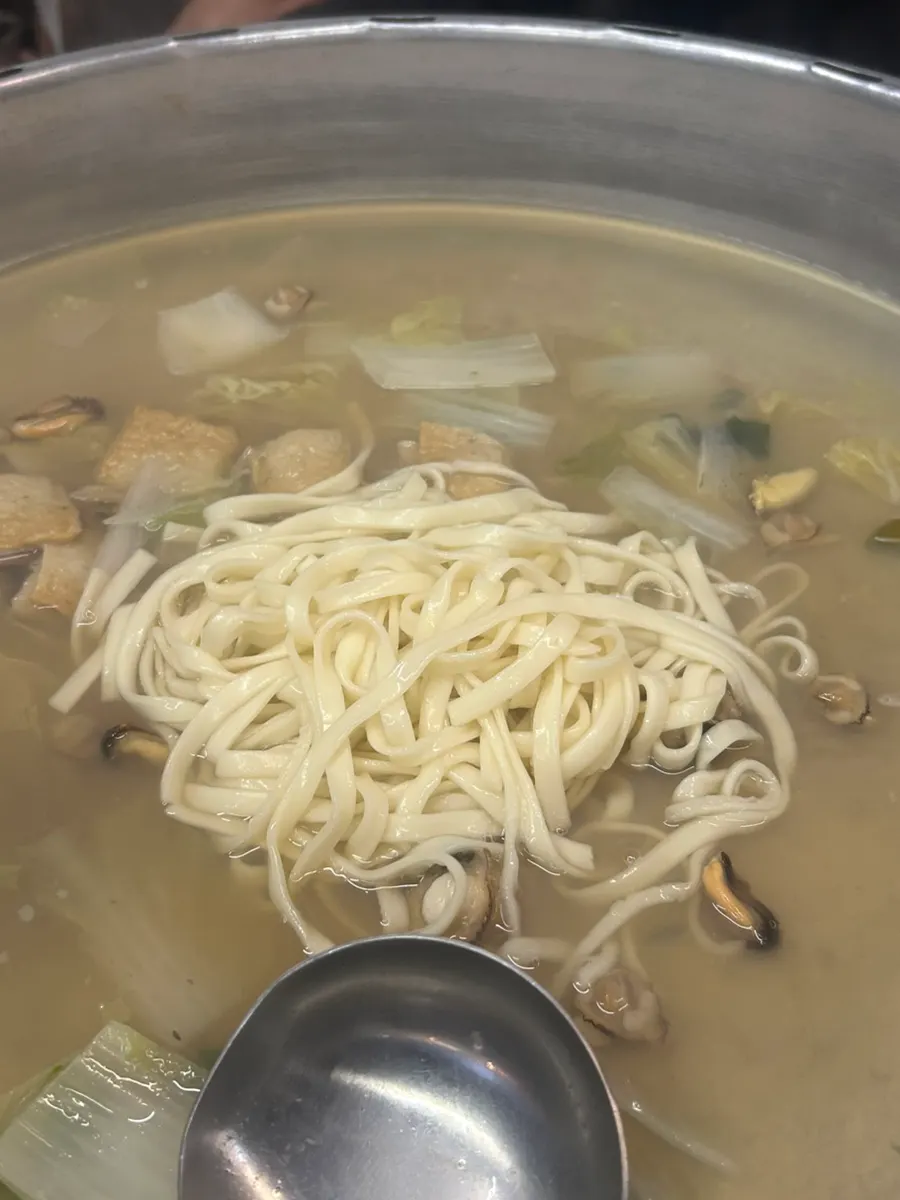 Plump clam meat with broth