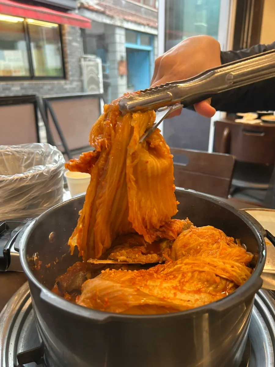 압력솥 뼈찜과 함께 나온 반찬들