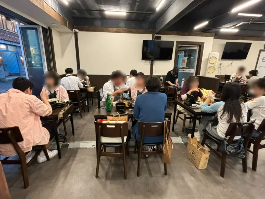 목요일 저녁 대기 2팀이던 연암숯불뼈구이 대기 현황