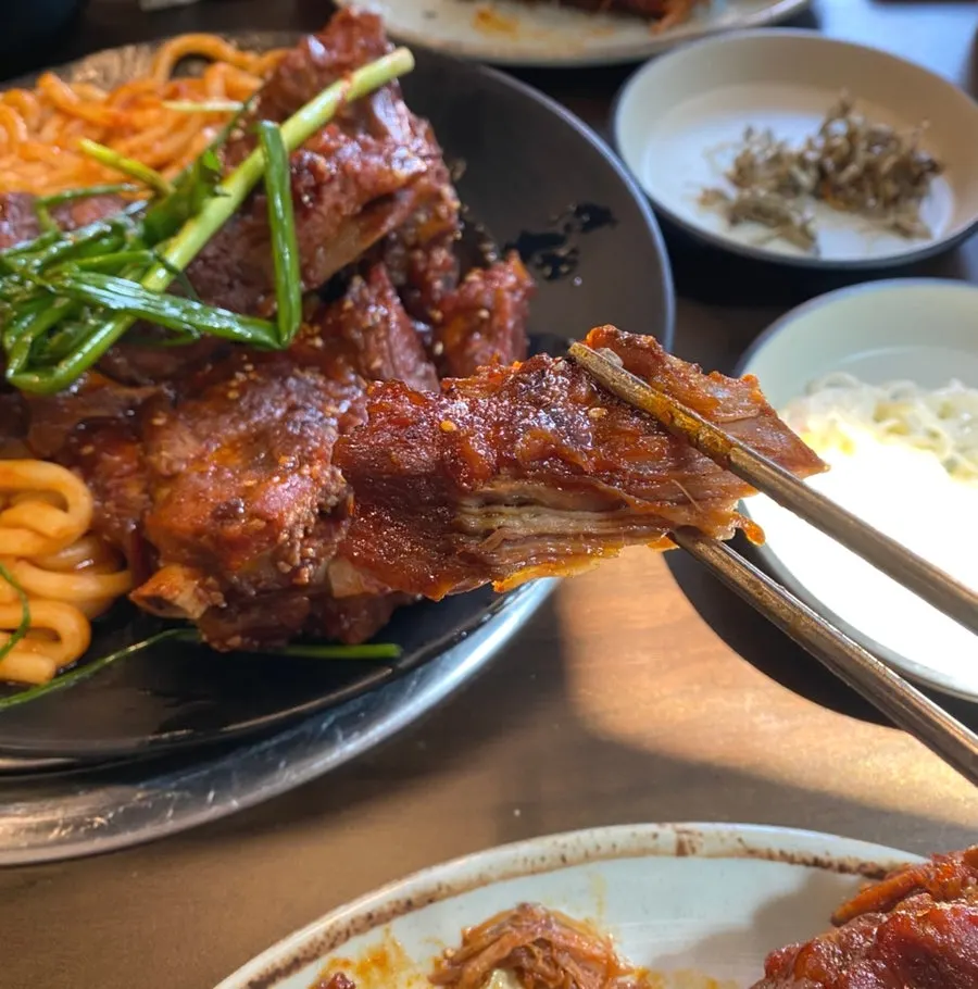 뼈와 살이 분리된 뼈구이