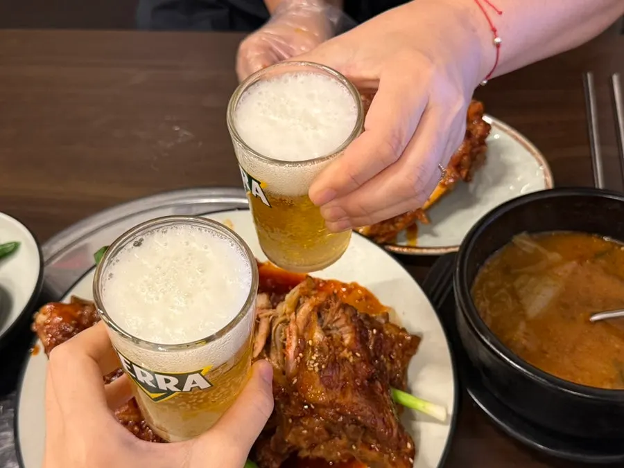Drinks paired with the pork bone grill
