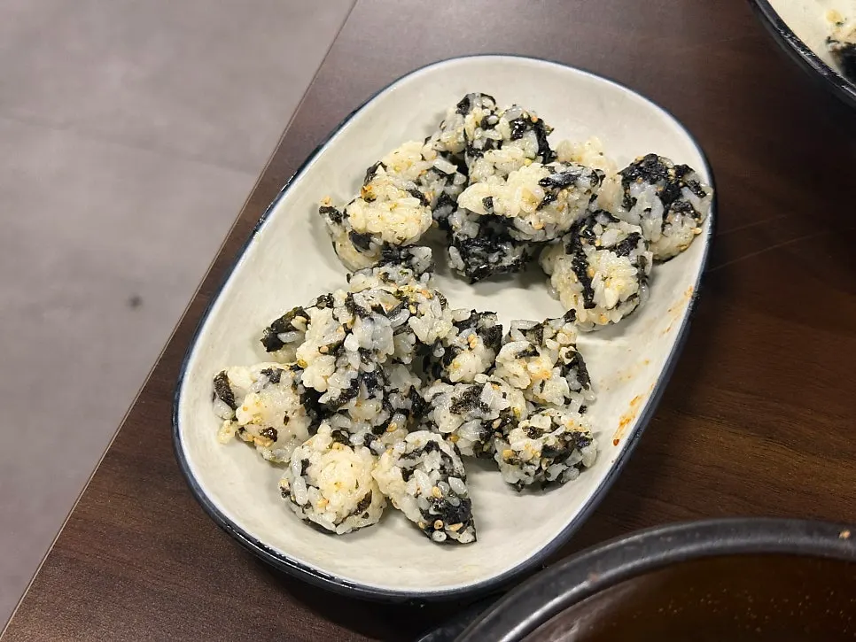 A bowl of evenly mixed rice balls