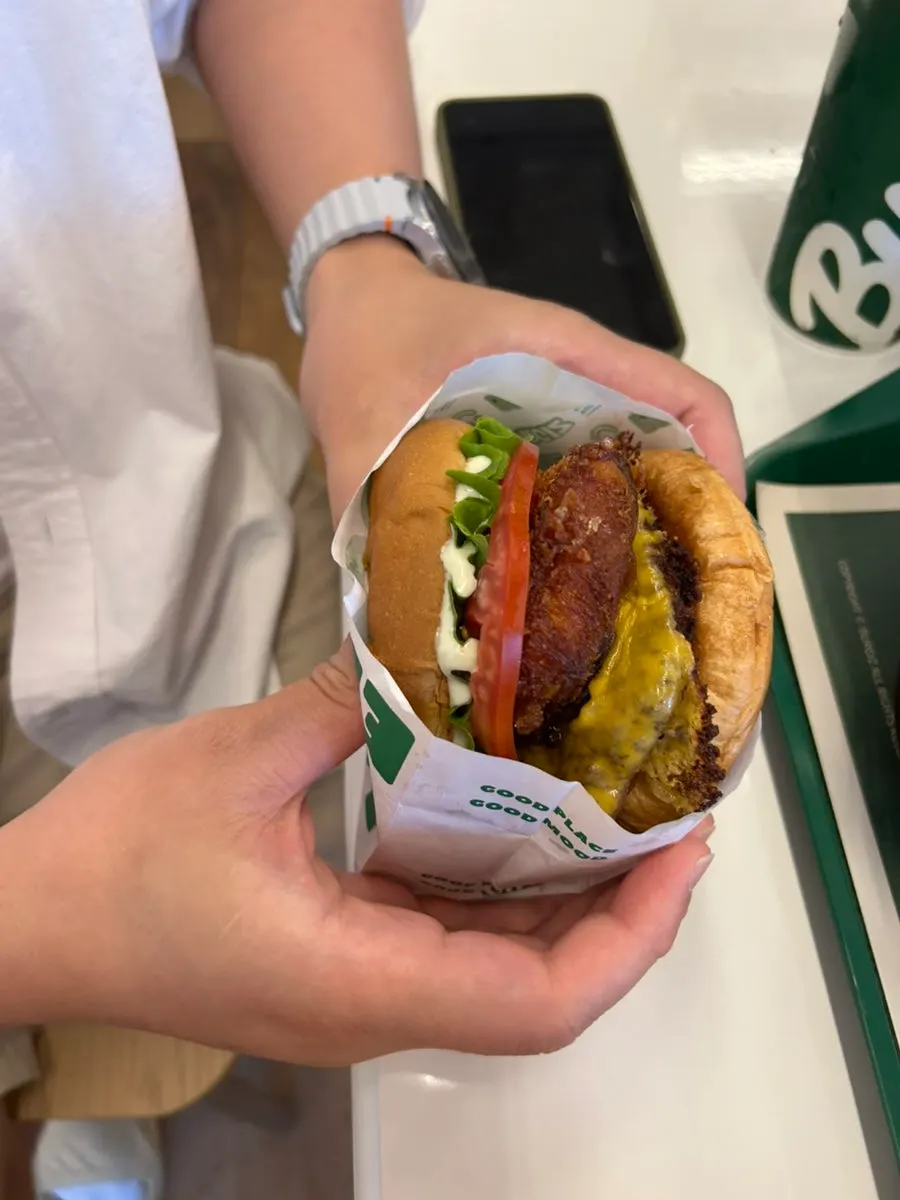 Photo of burgers and fries at Burgiz Daeheung
