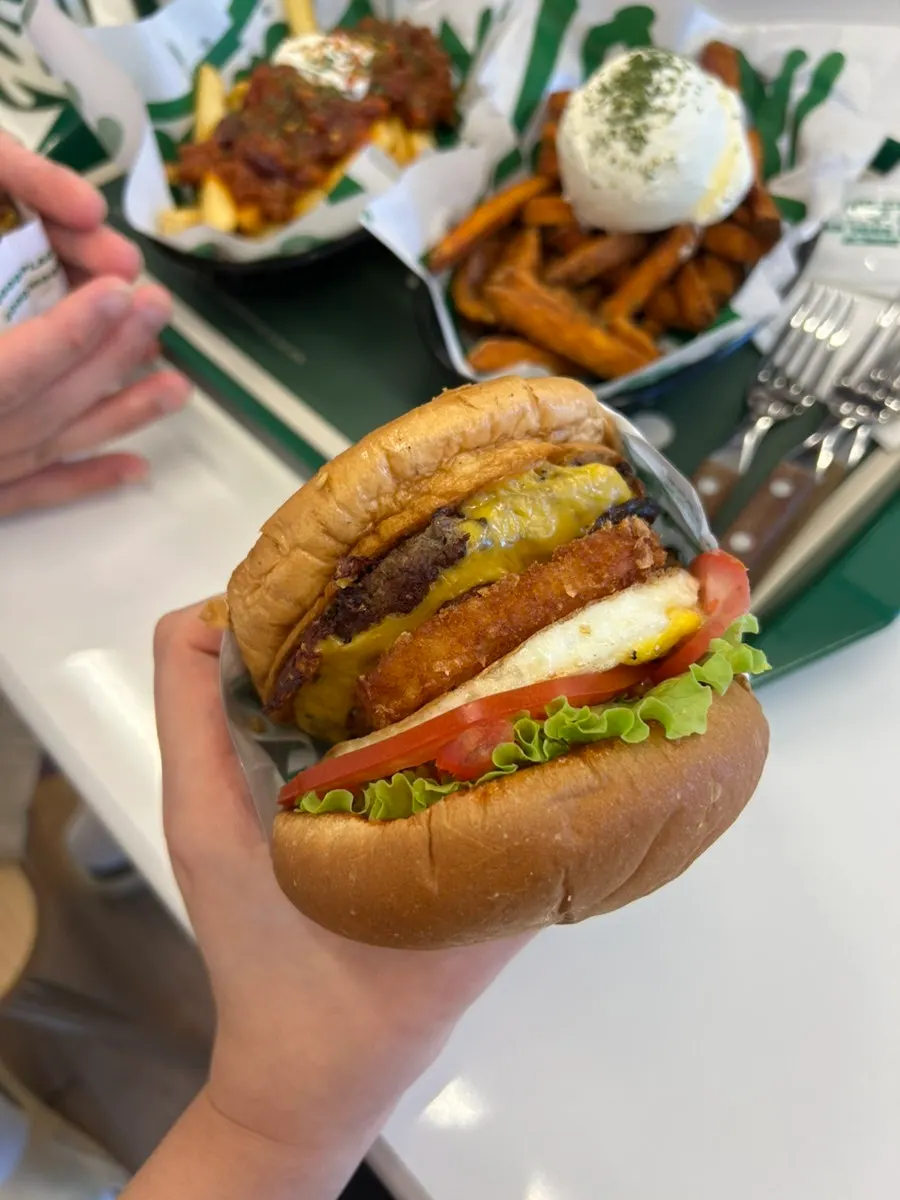 Photo of burgers and fries at Burgiz Daeheung