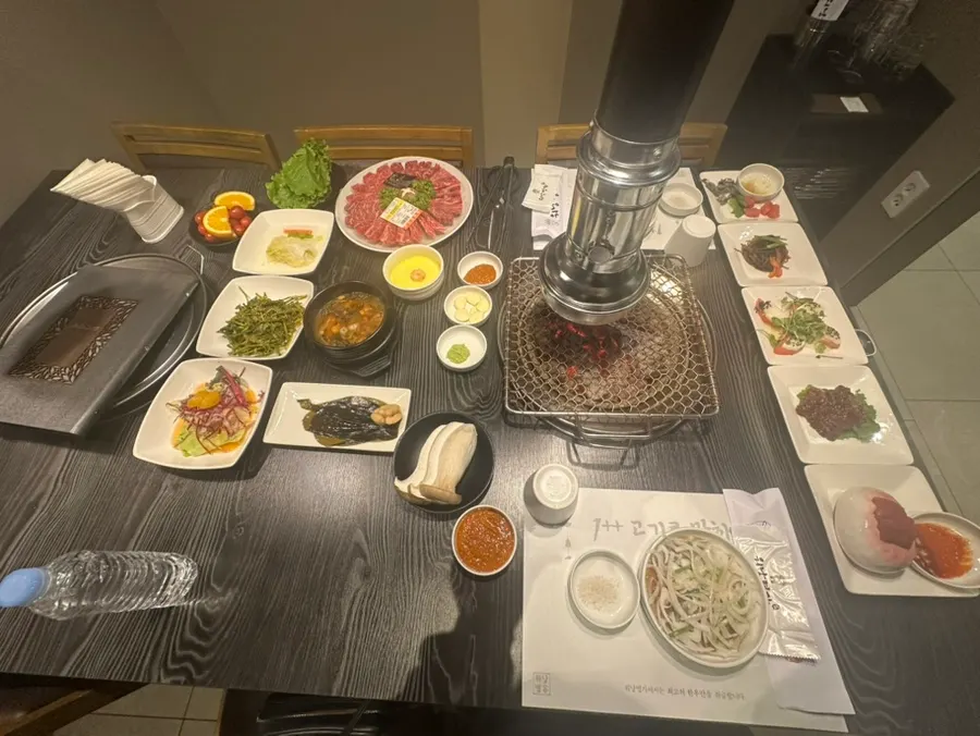 Mixed hanwoo platter served on a plate