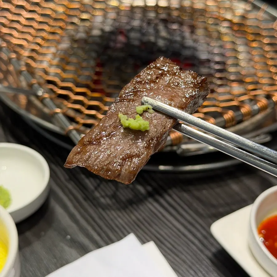 노릇하게 익은 한우 구이