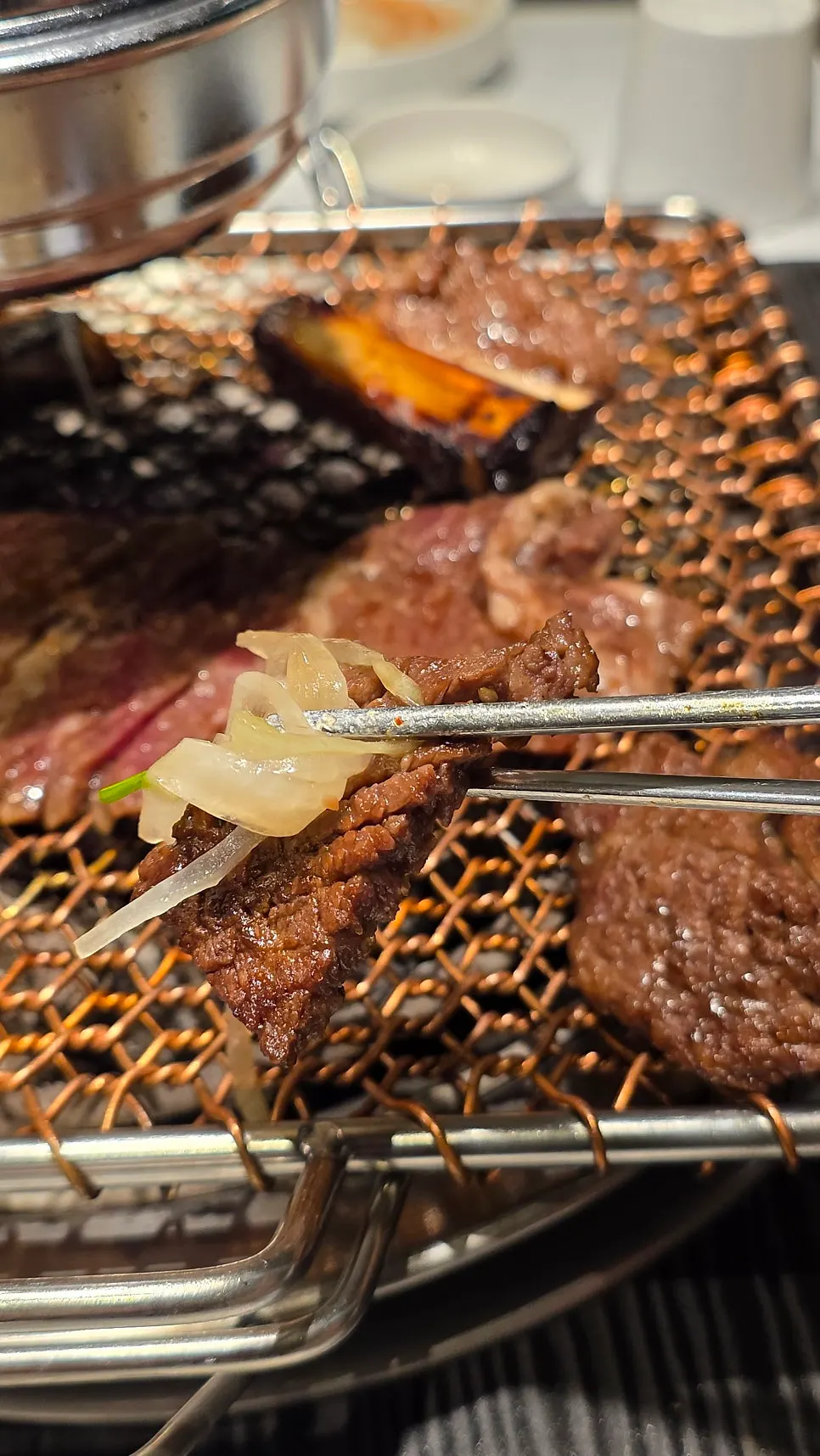먹기 좋게 자른 워낭양념왕갈비