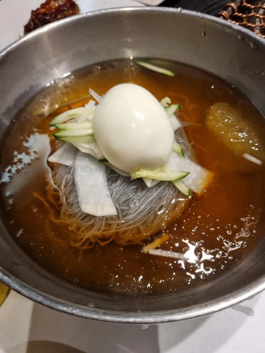 공기밥이 포함된 갈비탕