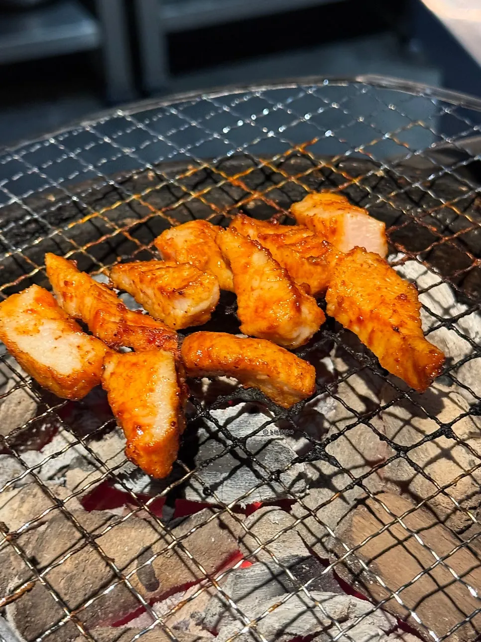 숯불 위 양념 특양