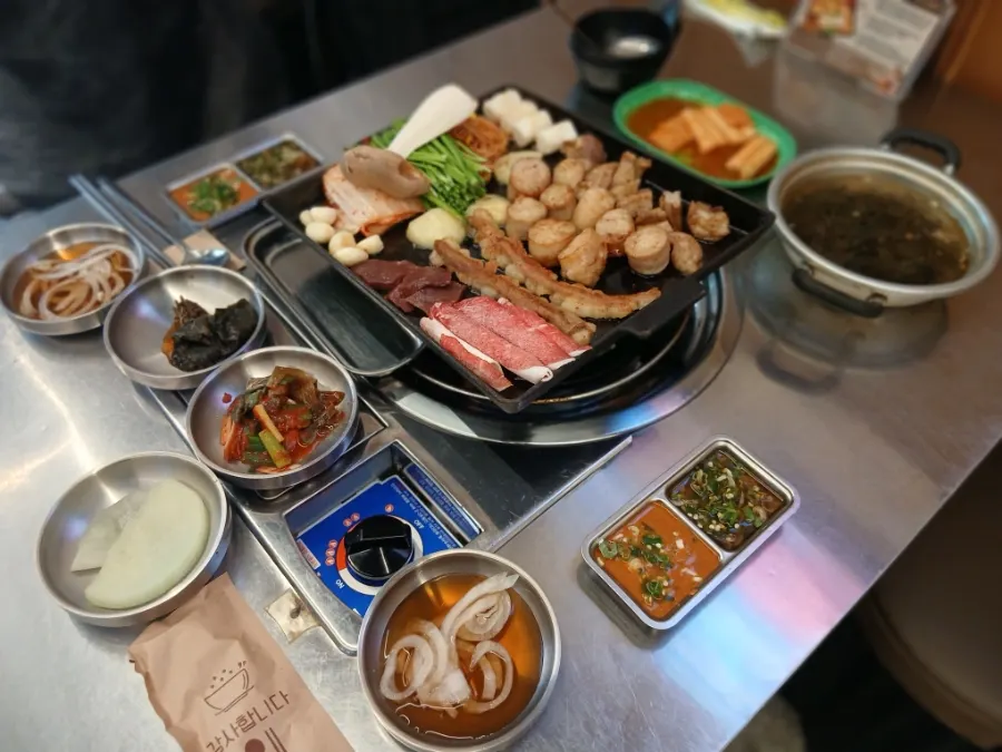 노릇하게 구워진 곱창