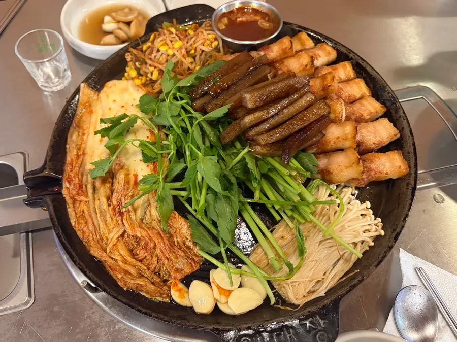 살얼음 동동 뜬 맑은 김치 국물 한 그릇