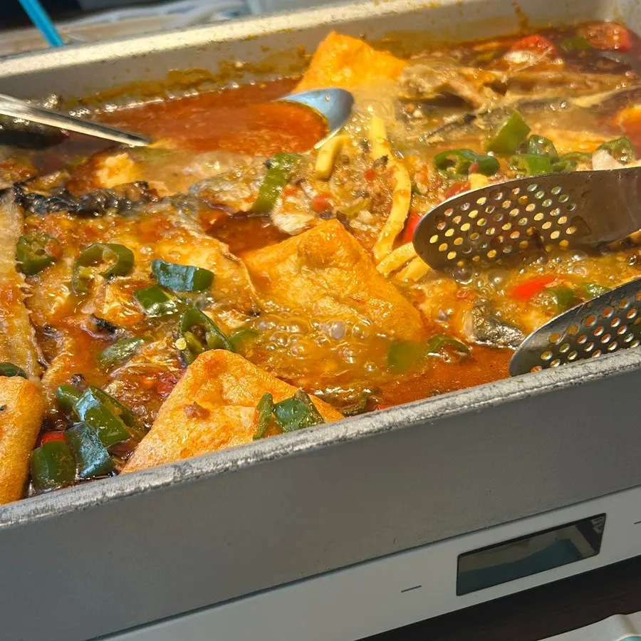 거의 다 비운 카오위 냄비