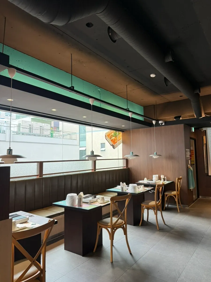 Spacious, clean main dining seats at the kaoyu restaurant