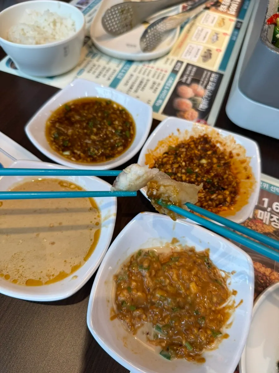 Kaoyu fish dipped in sauce
