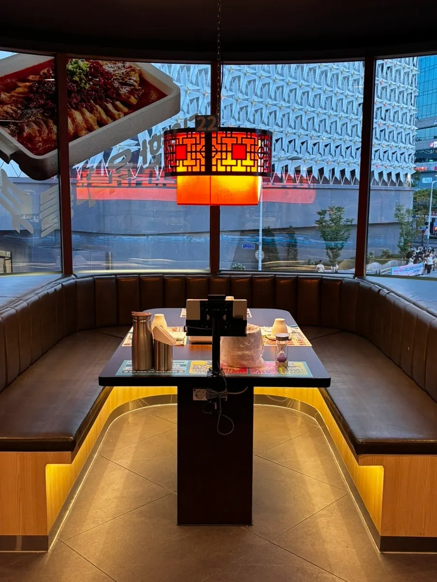 Khu vực chỗ ngồi bên trong Bantiannyao Kaoyu Daejeon Branch