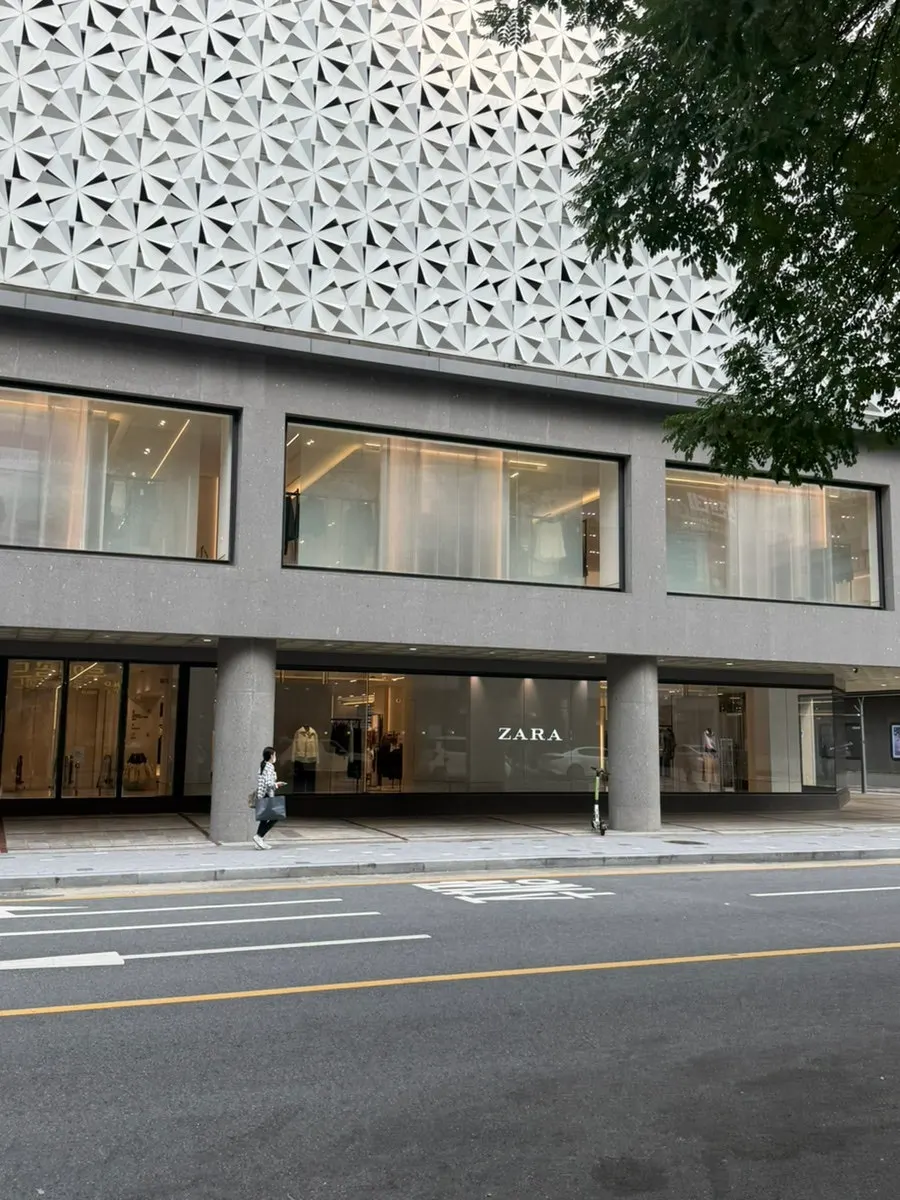 Exterior view of the building across from Galleria Timeworld