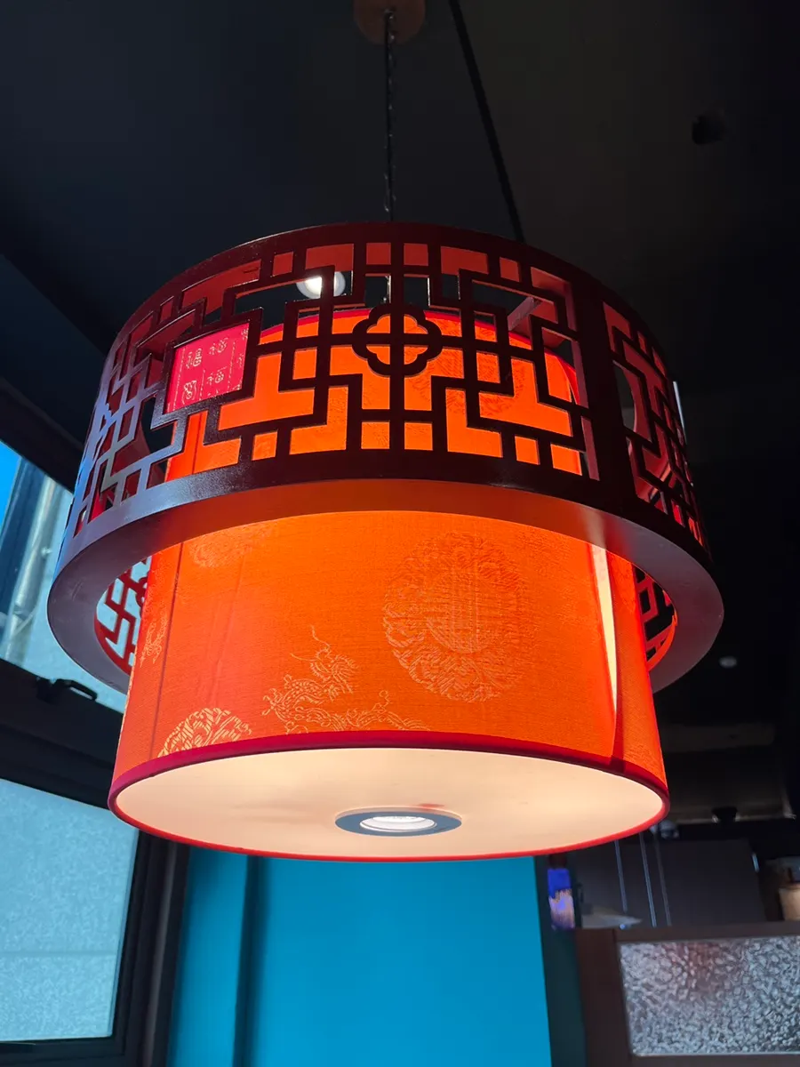 Restaurant table with Chinese-style lighting fixtures