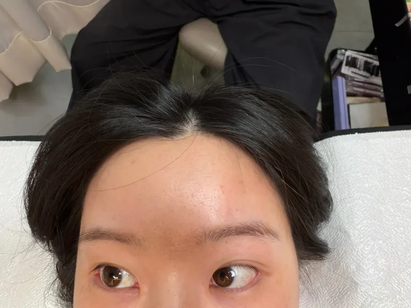 Lashes before extensions