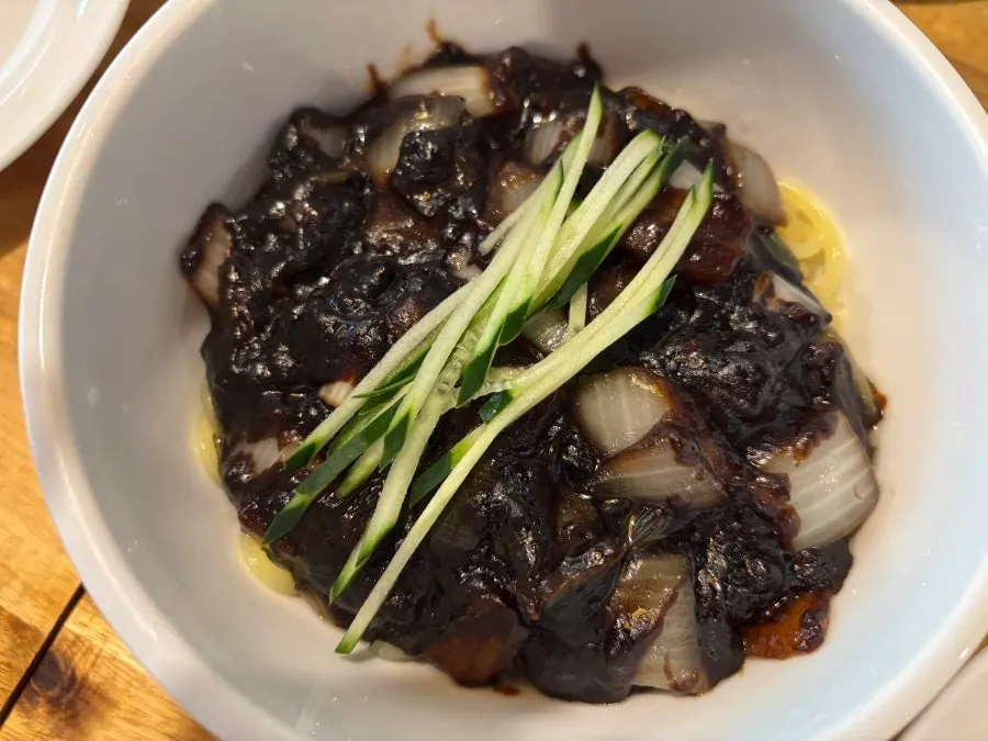 Jjamppong and jjajangmyeon chosen for the final course dish