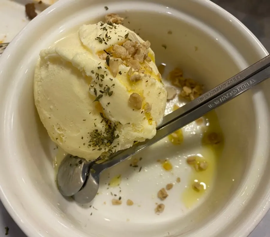 Vanilla ice cream received for a receipt review