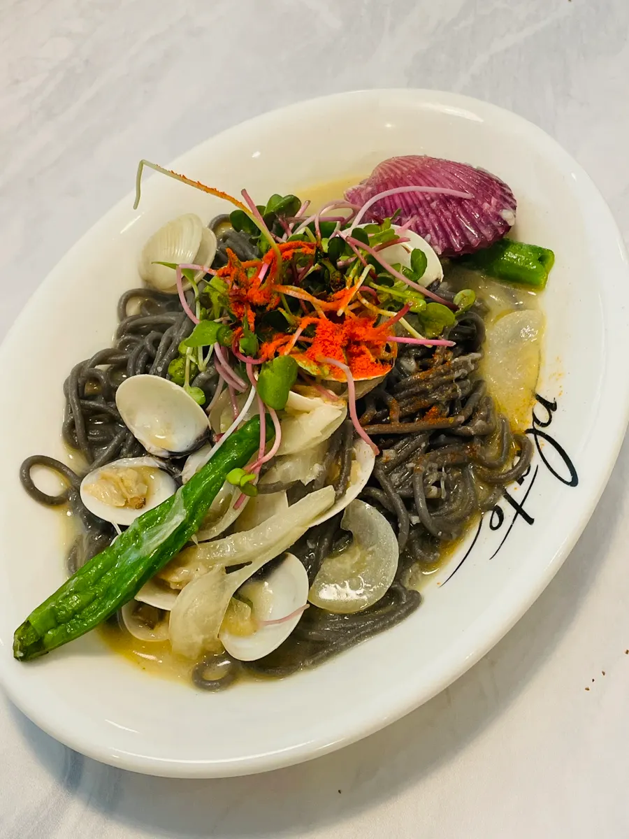 食前パンに添える生クリーム