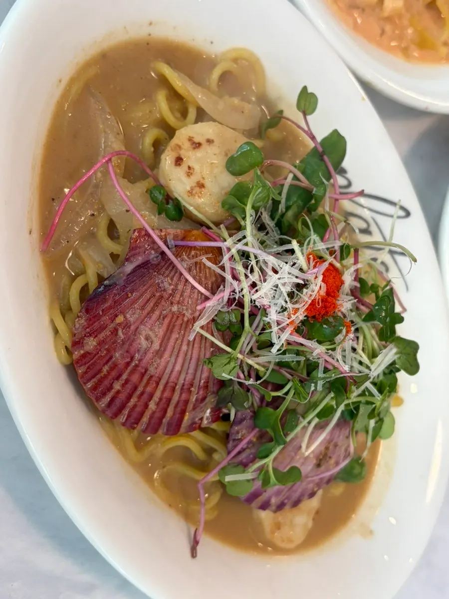 Scallop uni oil pasta with rich oiliness