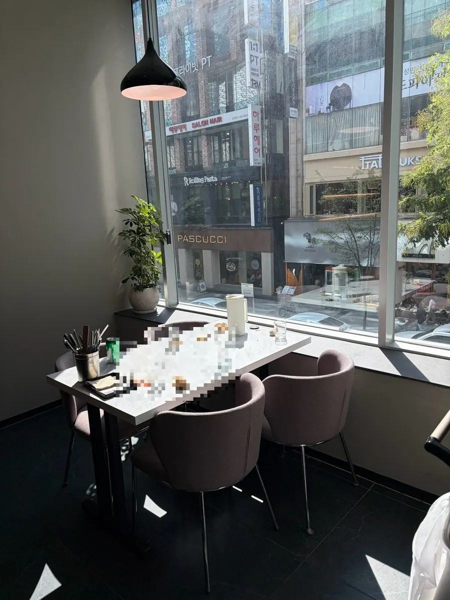 Interior atmosphere with natural light coming in