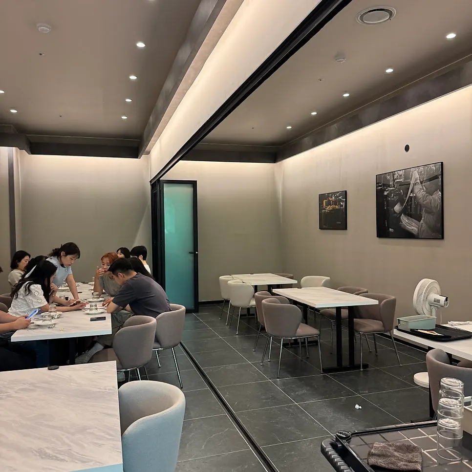 Clean dining space at Plate Dunsan Branch