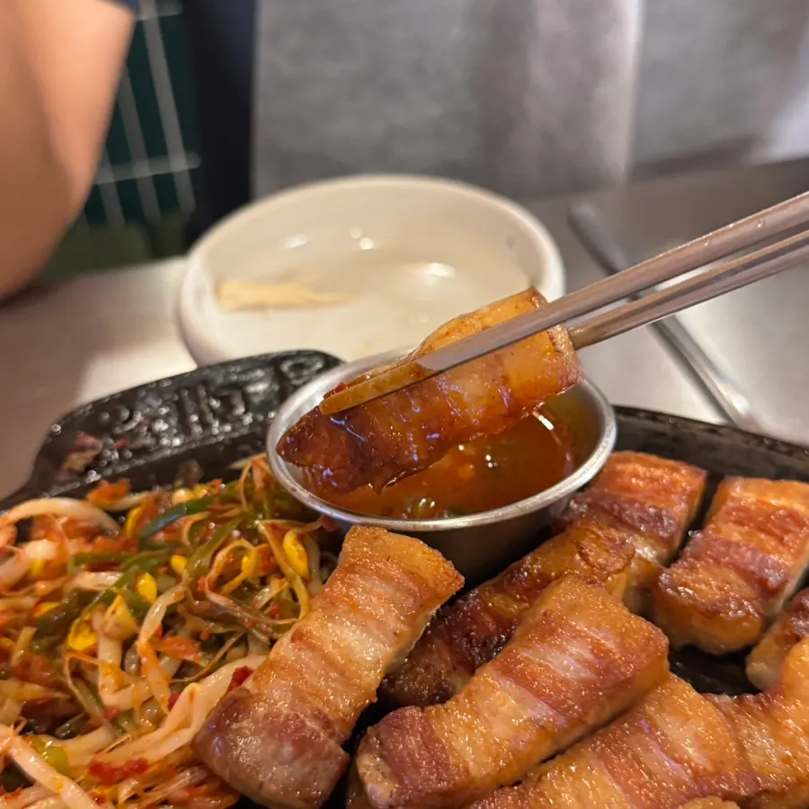 Spicy fire-chicken sauce that looks like myeoljeot