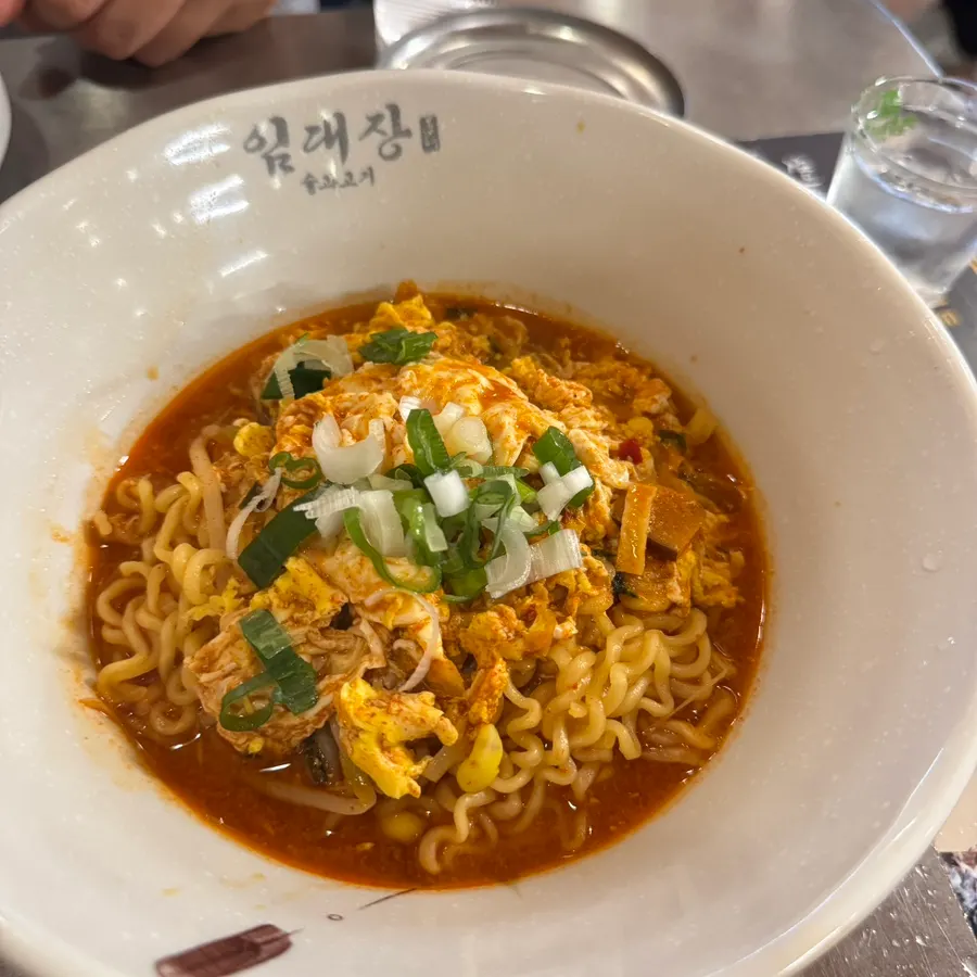 A bowl of spicy haejang ramyeon