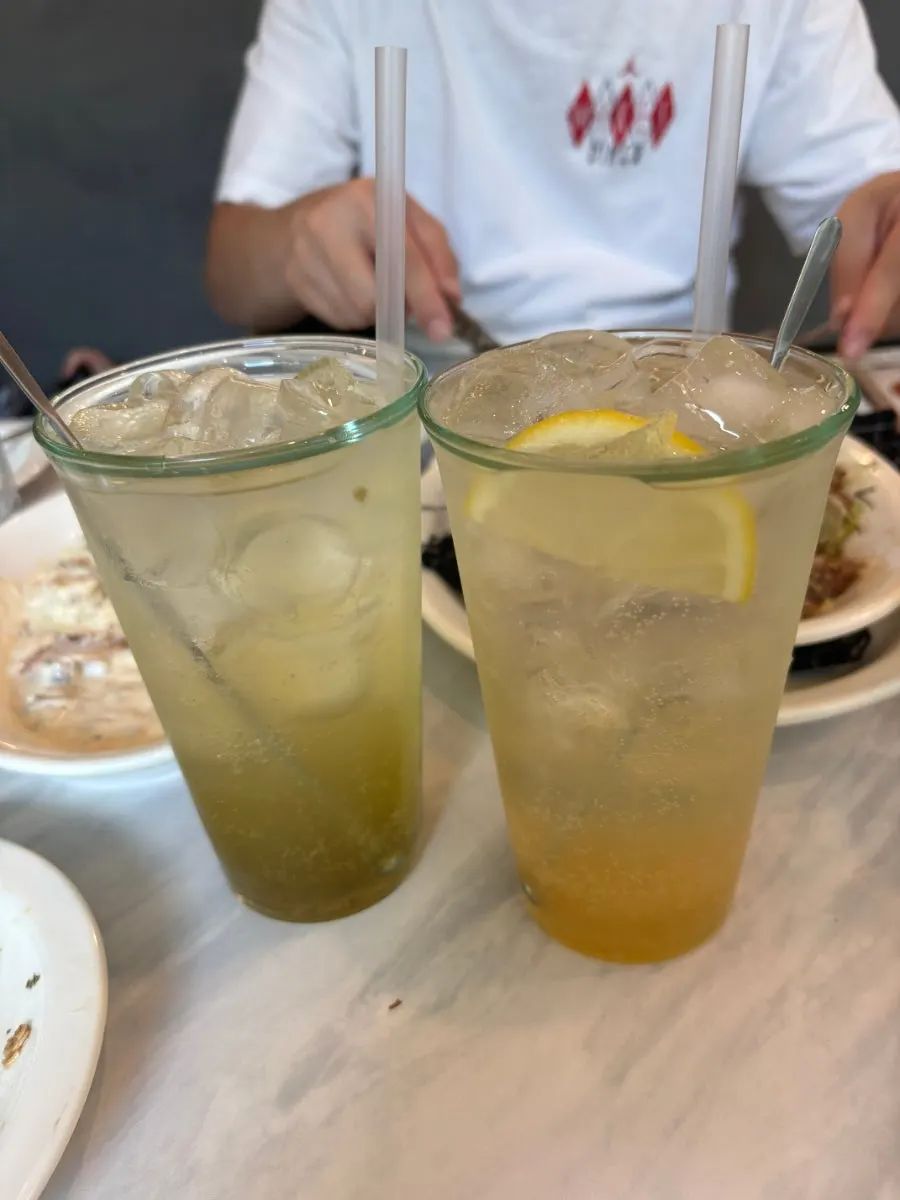 부시맨빵과 옥수수 수프, 샐러드