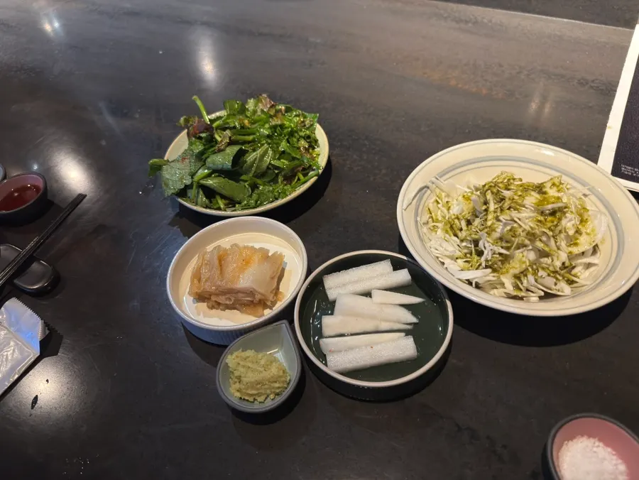 바 앞에 놓인 화로