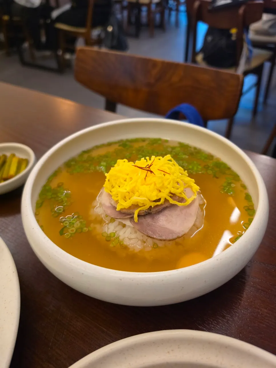 와사비 마요 소스를 곁들인 먹물튀김