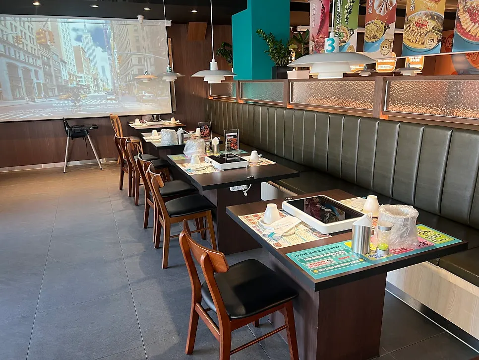 Interior space at Bantiannyao Kaoyu