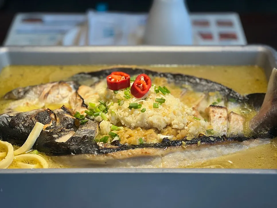 Garlic-flavor kaoyu with fish