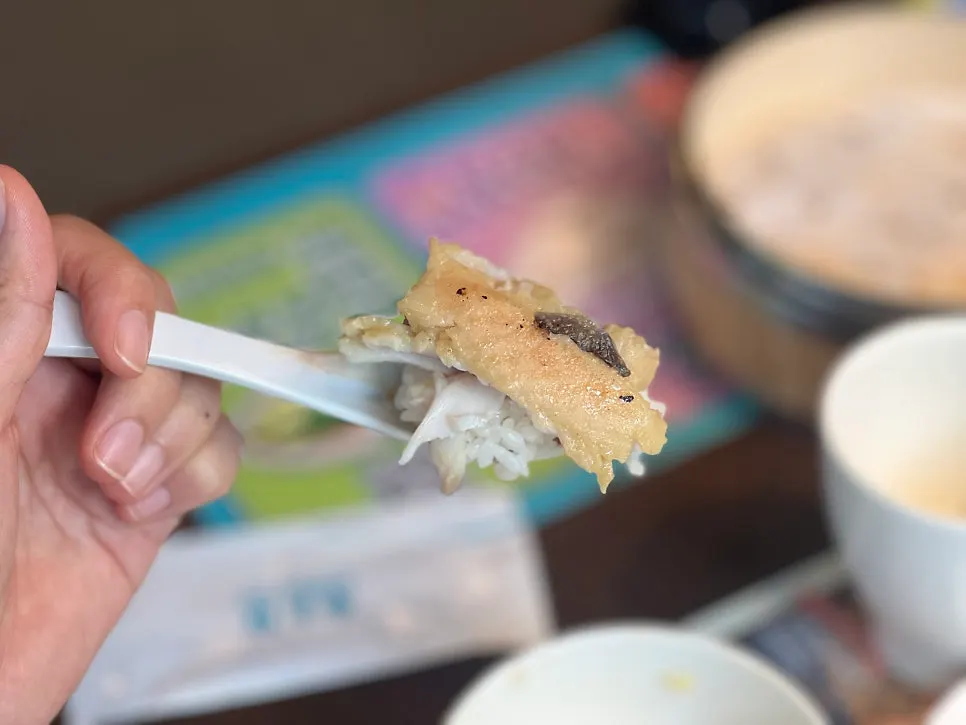 Garlic-flavor kaoyu and rice combination