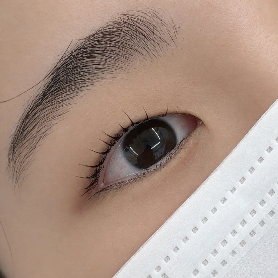 Close-up of the right eye after the lash lift