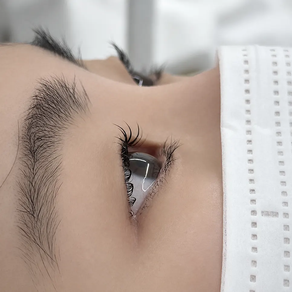 C-curl lashes viewed from the right side