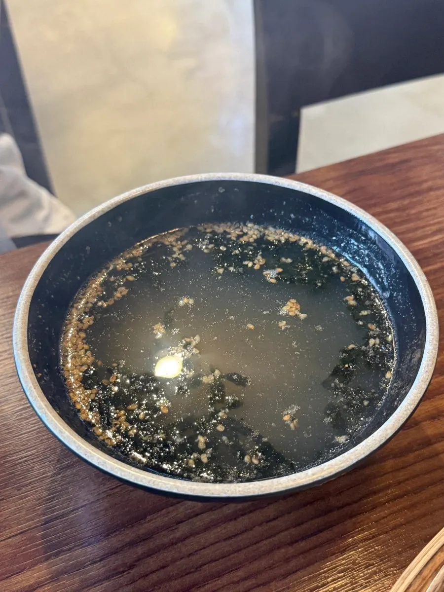 Thin noodles in kalmandoo-guk