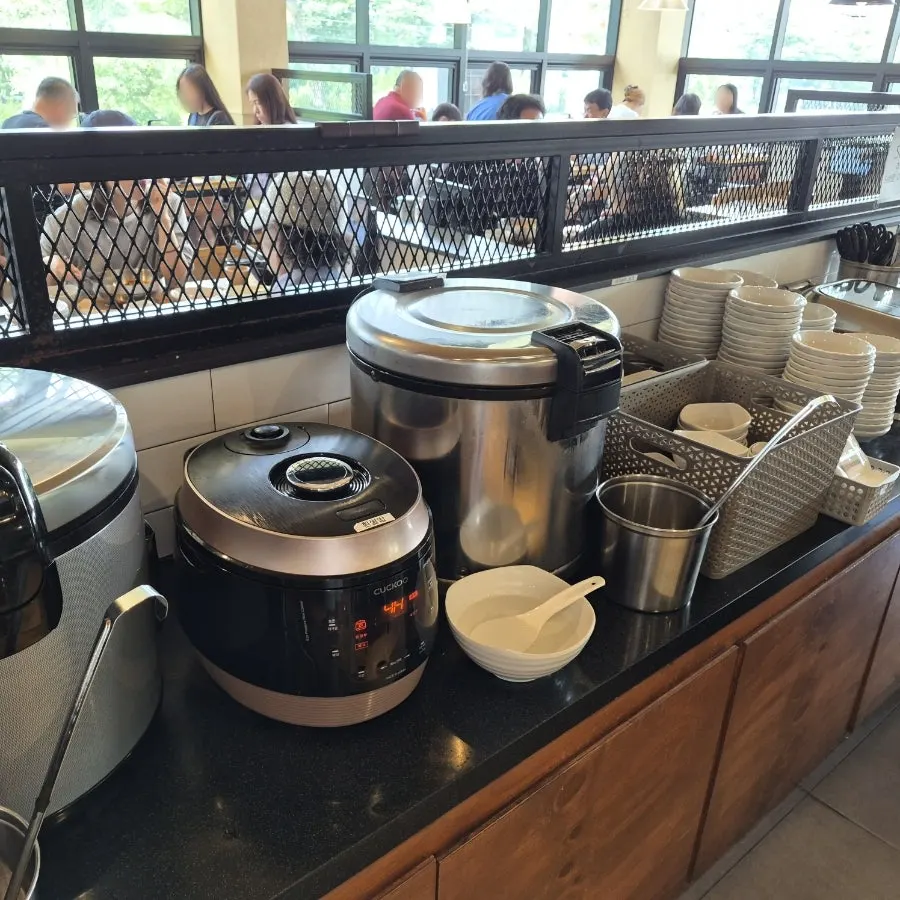 Boksakkot Pineun Jip salad bar side dish corner