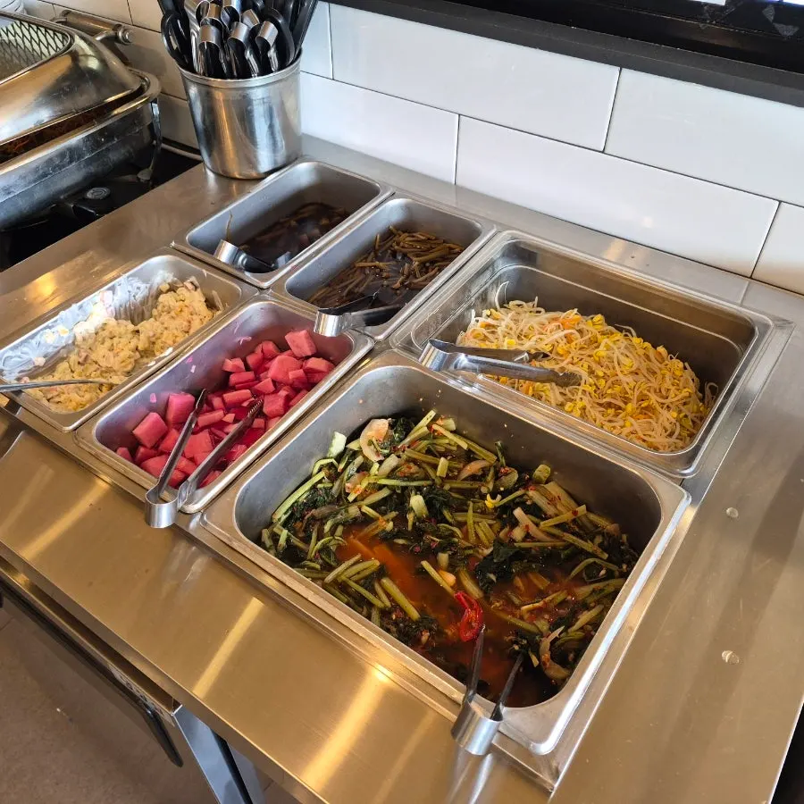 Boksakkot Pineun Jip self-serve side dish corner