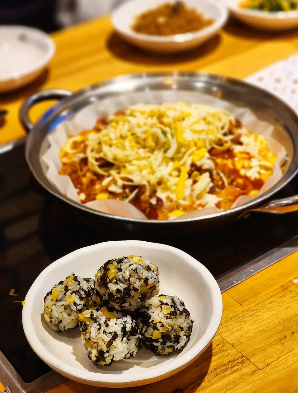 치즈가 녹고 있는 쭈꾸미치즈파스타
