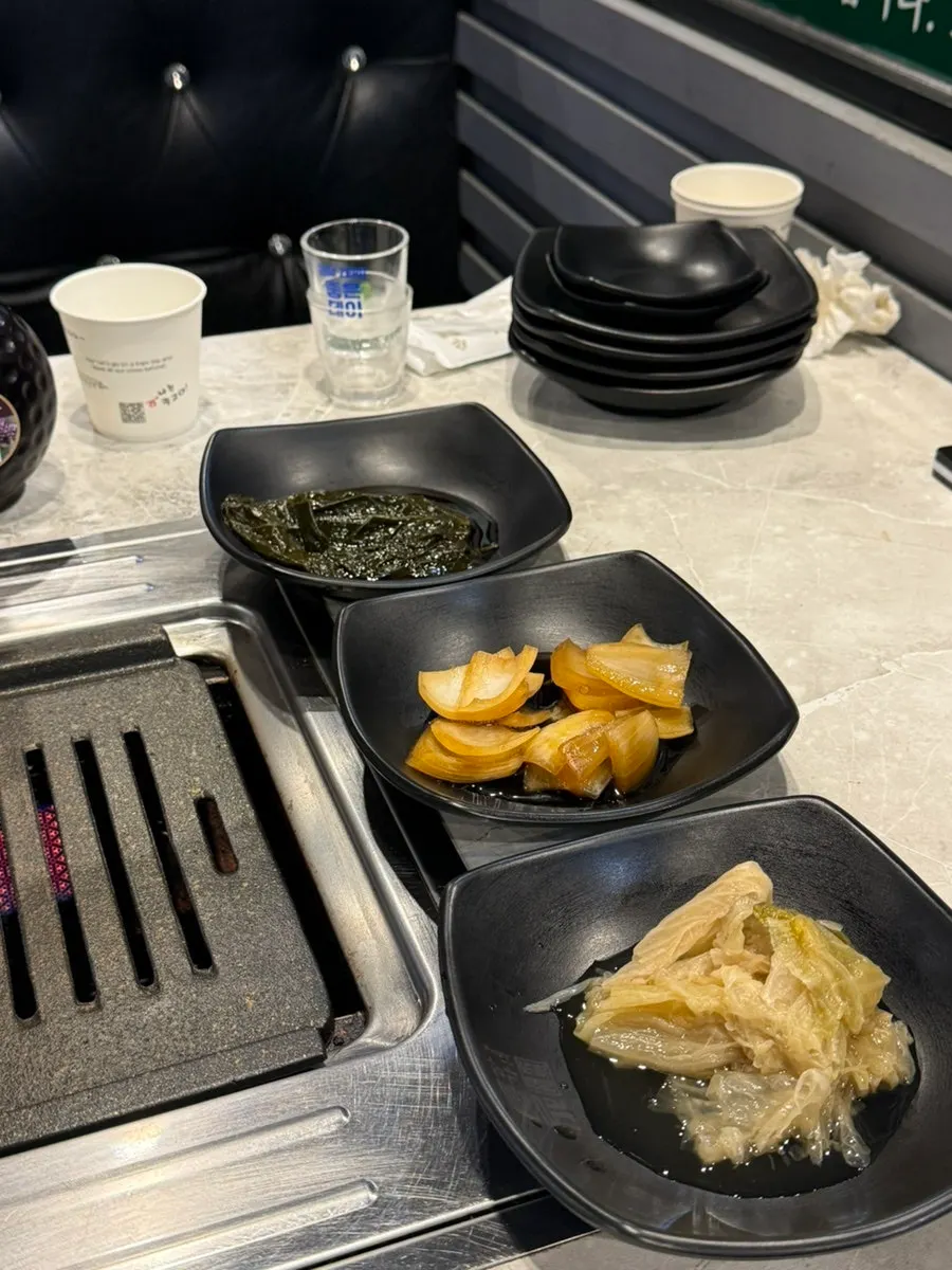 대파김치와 생강채 등 기본찬