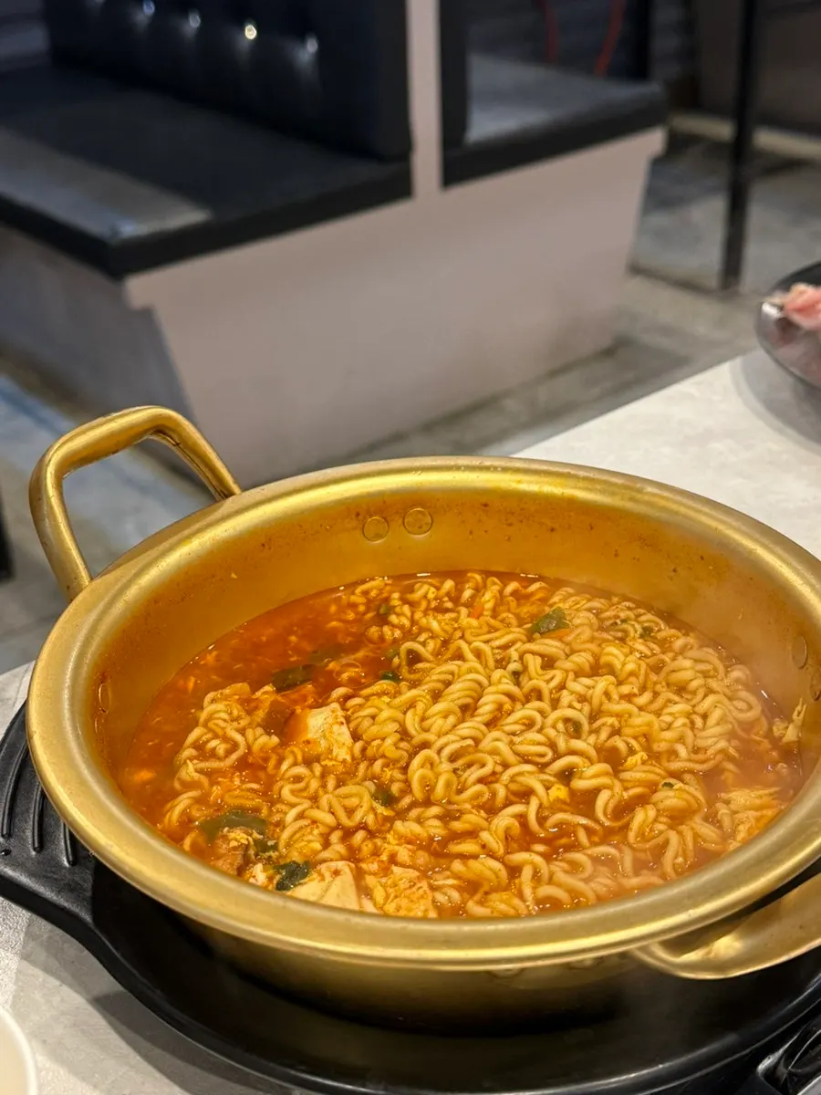 마무리로 추가한 얼큰라면