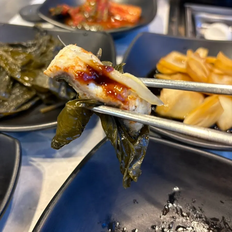 Eel wrap with pickled perilla leaf and shredded ginger