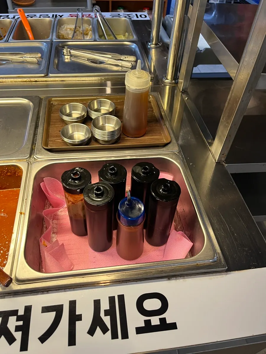 Basic side dishes and self-service bar