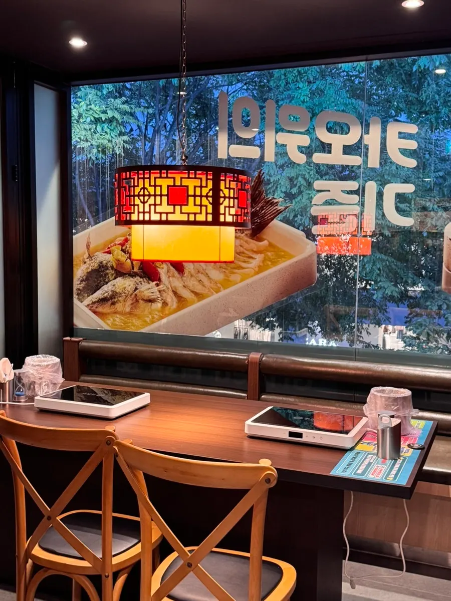Restaurant seating with private rooms and widely spaced tables