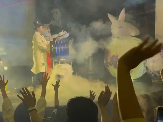 Clouds pouring out on stage