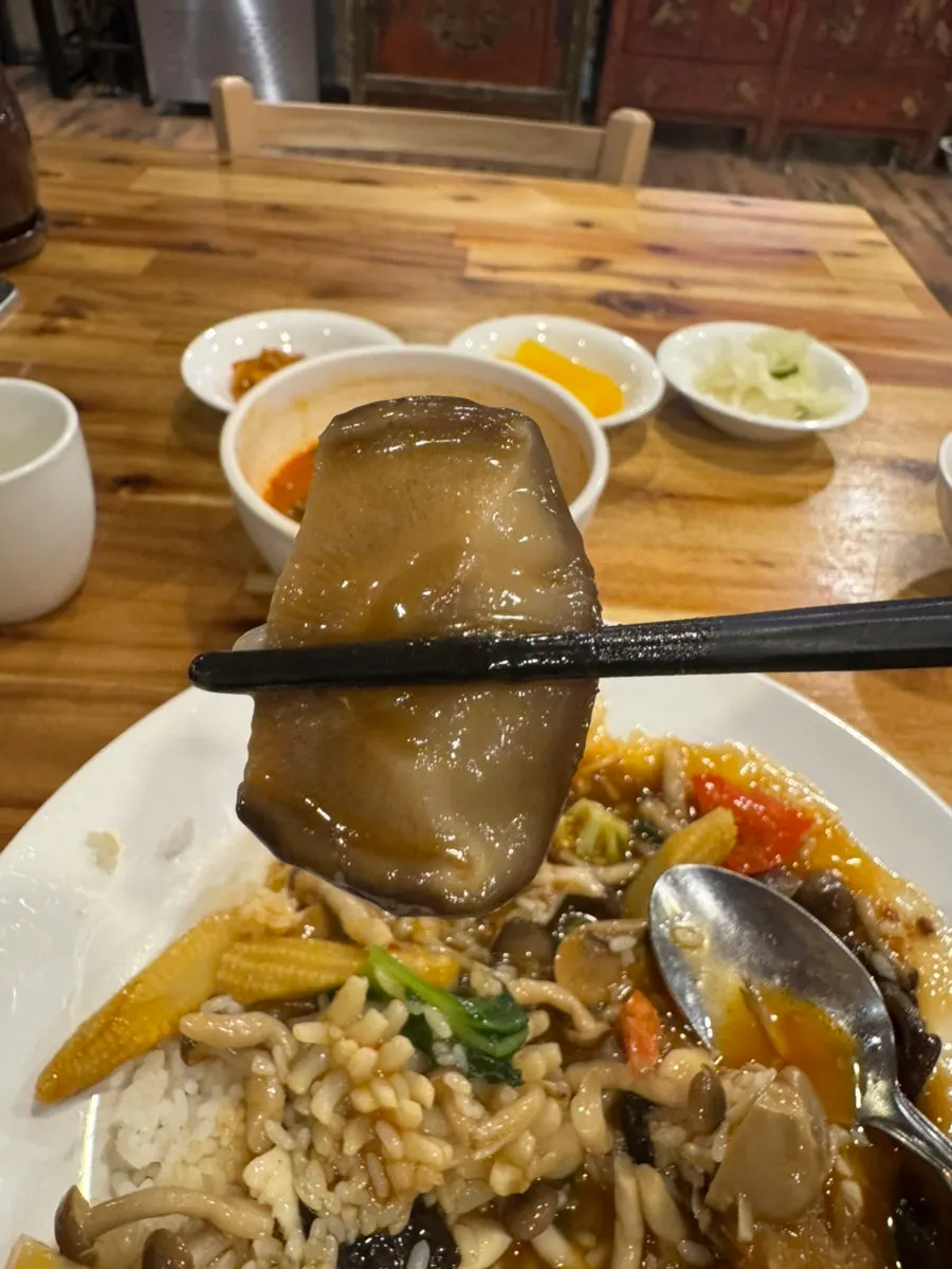 고슬고슬한 밥알과 잡탕밥 국물