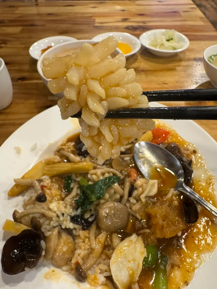 거의 비운 잡탕밥 그릇